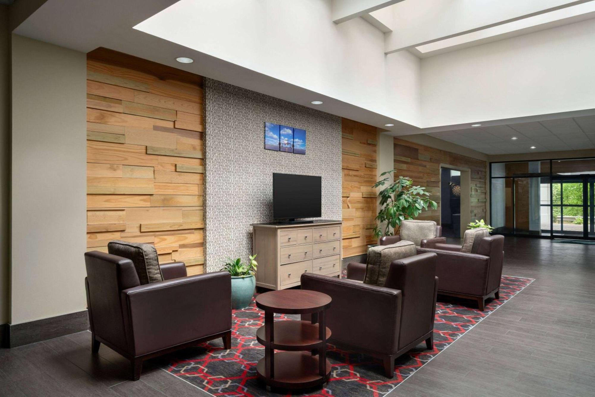 Wyndham Garden Inn Pittsburgh Airport Robinson Township  Exterior photo